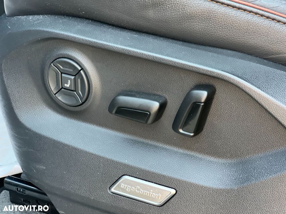 Volkswagen Touareg V6 TDI 4MOTION Elegance - 11