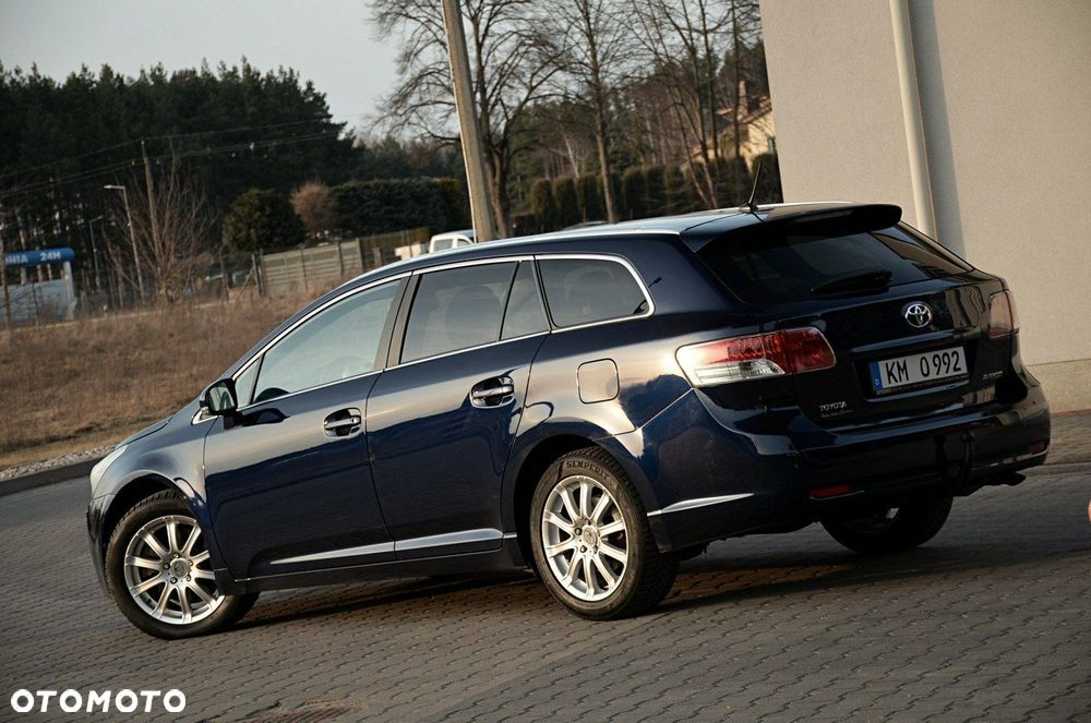 Toyota Avensis - 10
