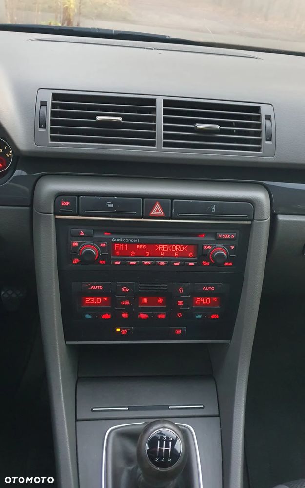 Audi A4 Limousine 2 - 24