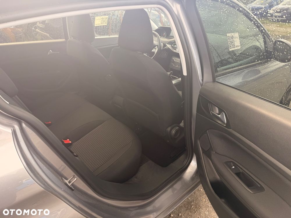 Peugeot 308 1.2 PureTech Allure S&S EAT8 - 14