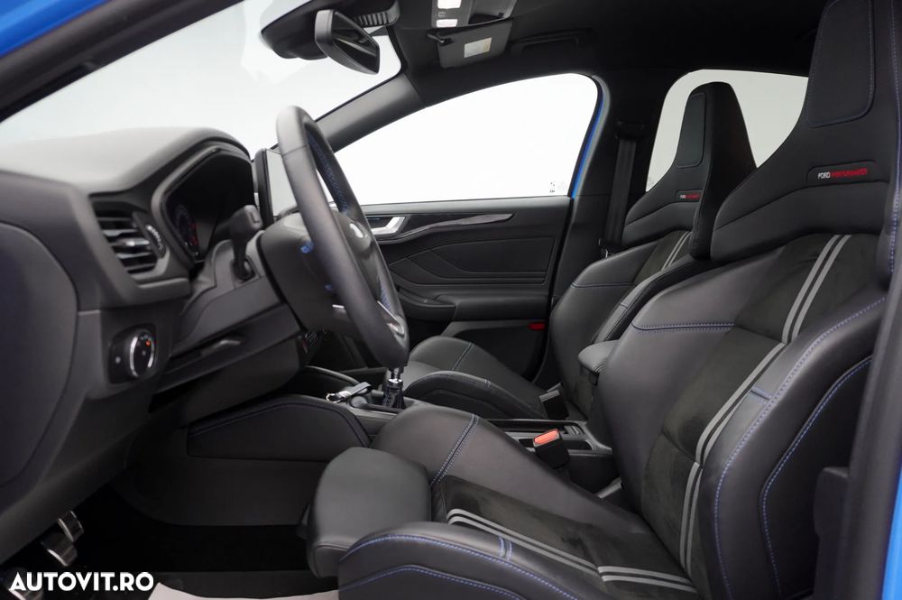 Ford Focus 2.3 EcoBoost S&S ST - 11
