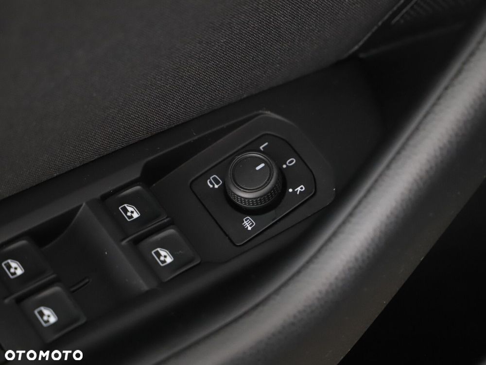 Volkswagen Passat Variant 2.0 TDI 4Mot Elegance DSG - 24