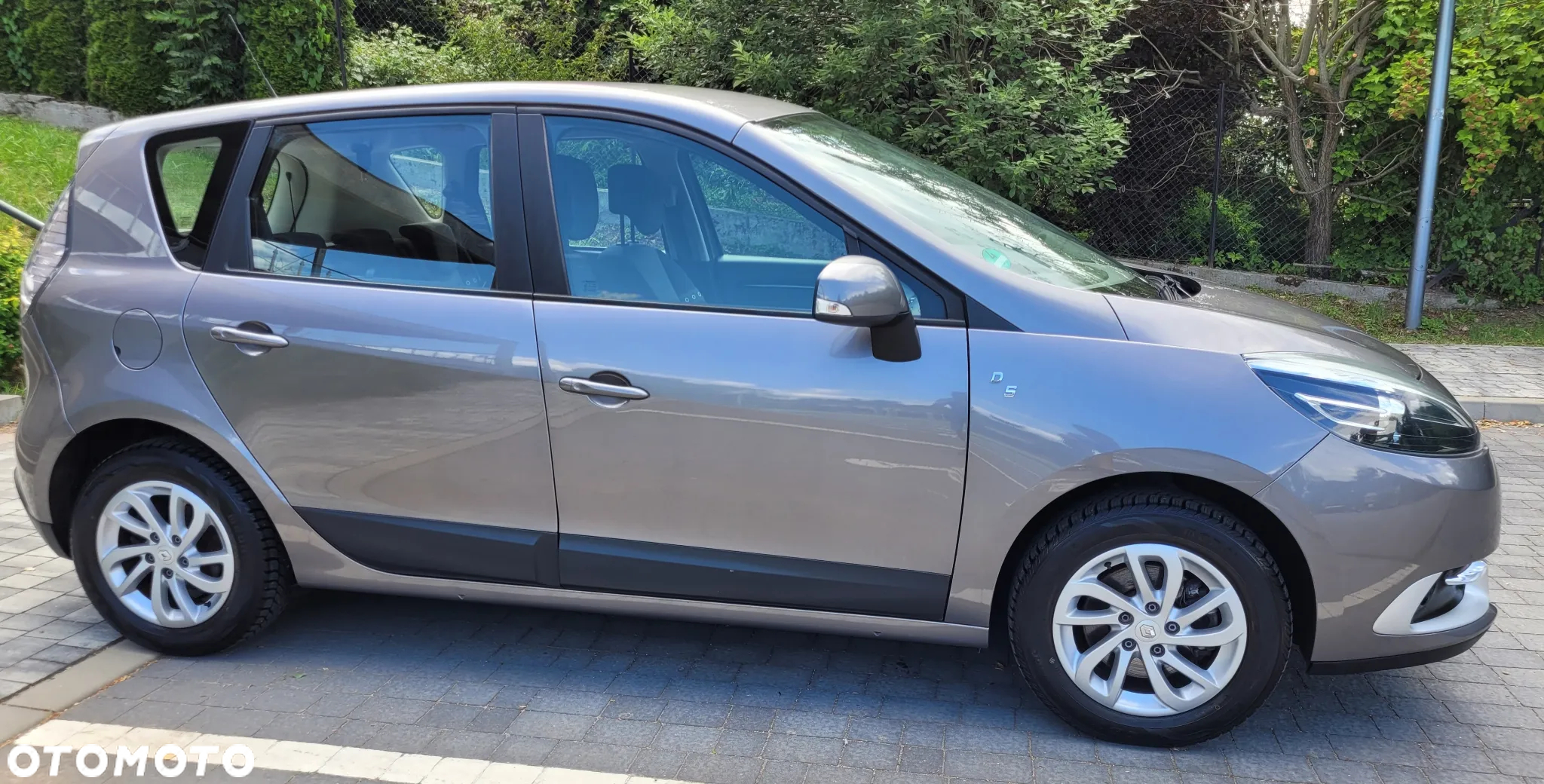 Renault Scenic ENERGY TCe 115 S&S Paris - 8