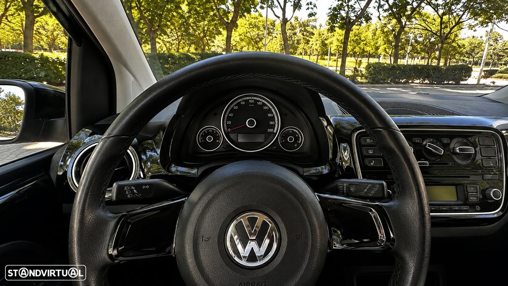 VW Up! 1.0 BlueMotion High - 16