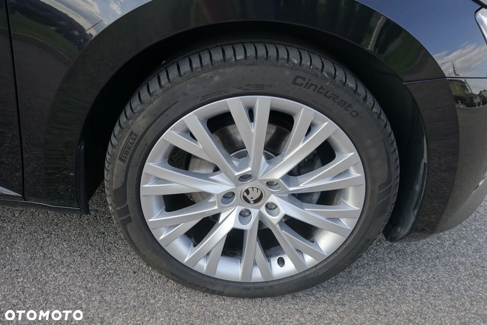 Skoda Superb 2.0 TDI SCR 4x4 Style DSG - 8