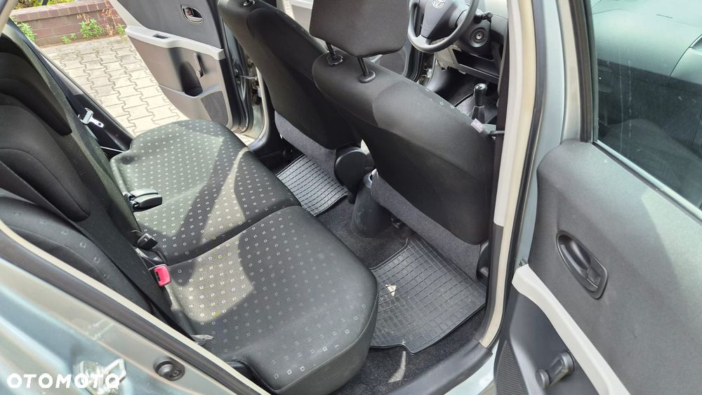 Toyota Yaris - 11