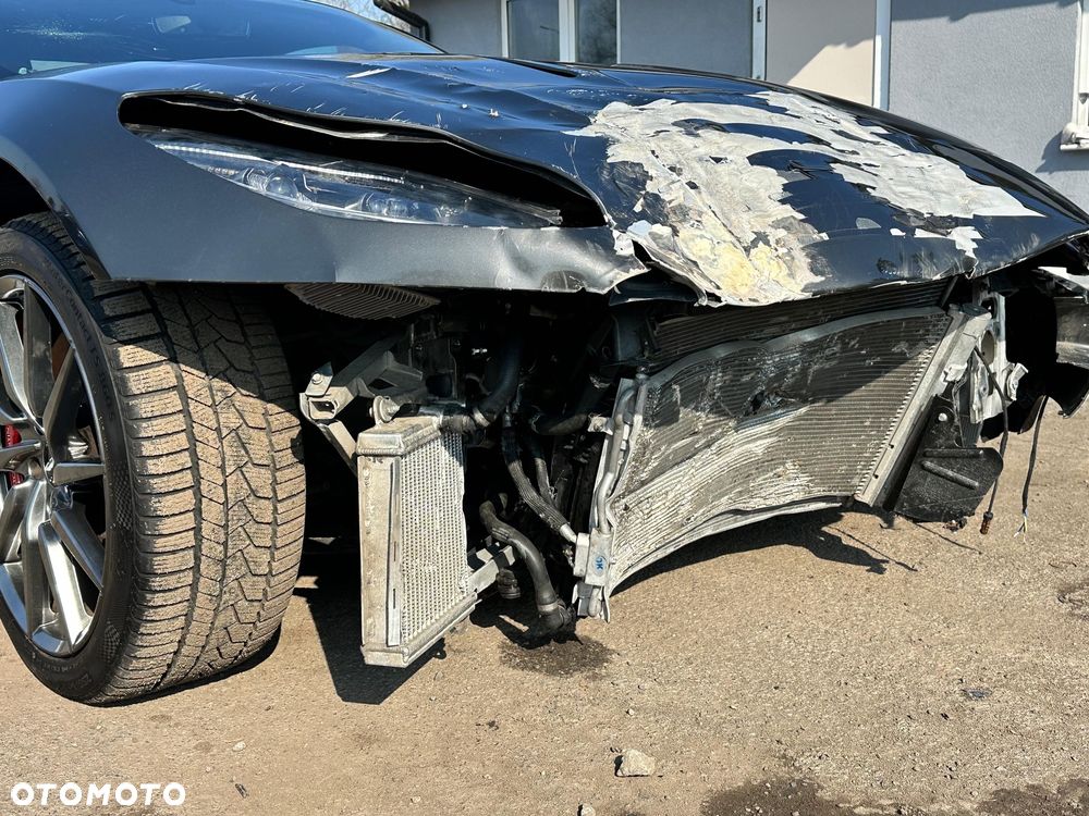 Aston Martin DB11 - 14