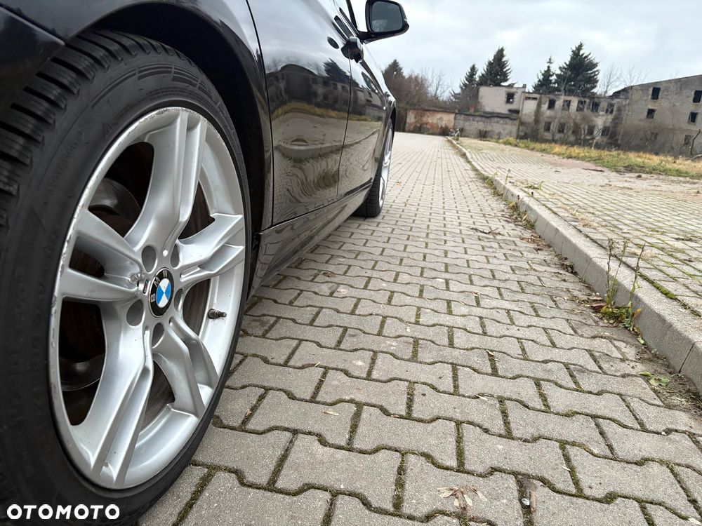 BMW Seria 3 320d xDrive DPF Edition Sport - 10