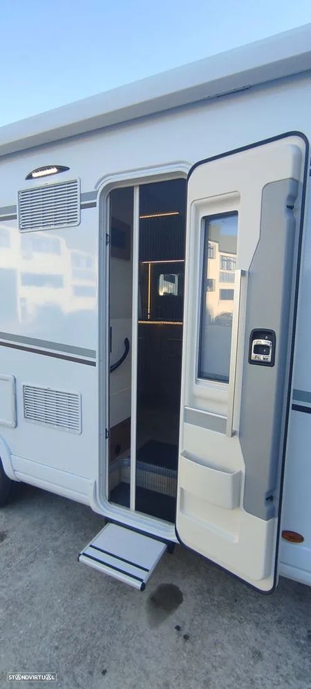 Pilote Expression P746C - IVA descriminado - C. central - Cx. AT9 - 17