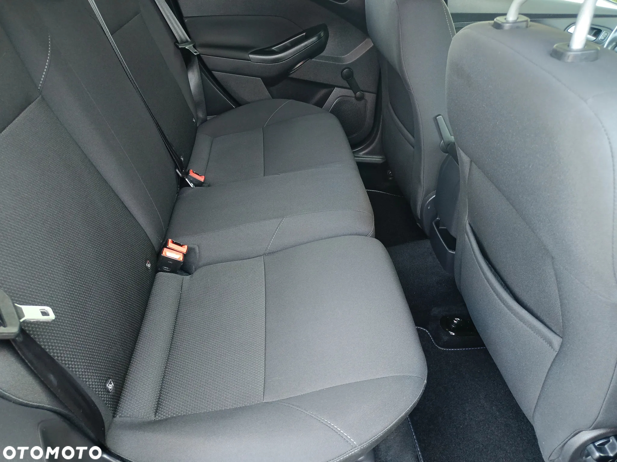 Ford Focus Turnier 1.0 EcoBoost Start-Stopp-System TITANIUM STYLE - 14