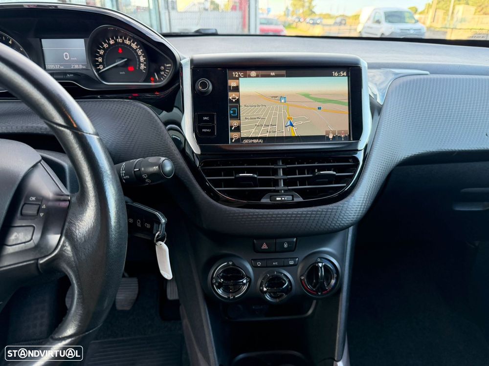 Peugeot 2008 1.2 PureTech Style - 9