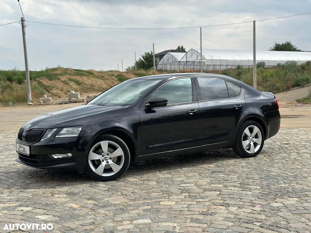 Skoda Octavia 2.0 TDI ELEGANCE DSG - 3