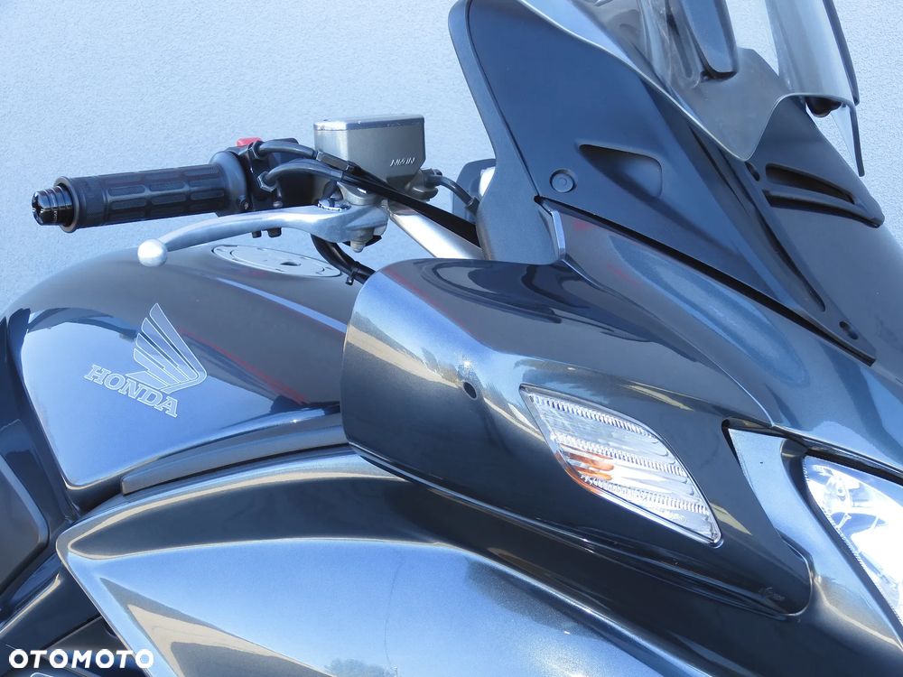 Honda ST - 7