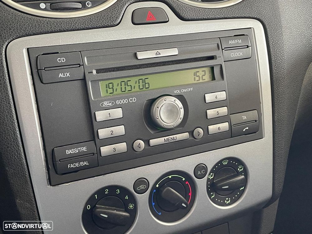 Ford Focus 1.4 16V Trend - 12