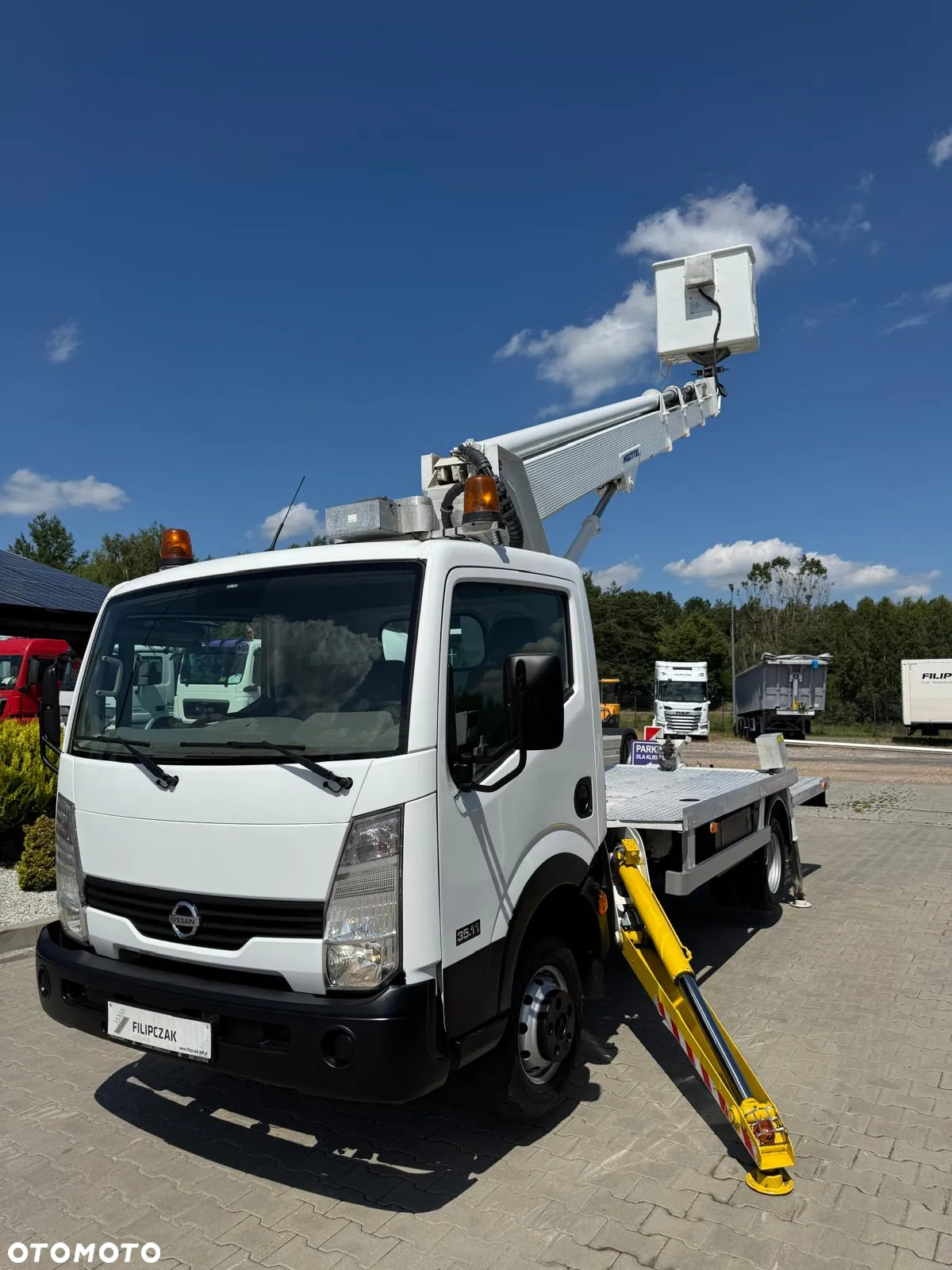 Nissan Cabstar 35,11 Zwyżka 20 ALU - 23