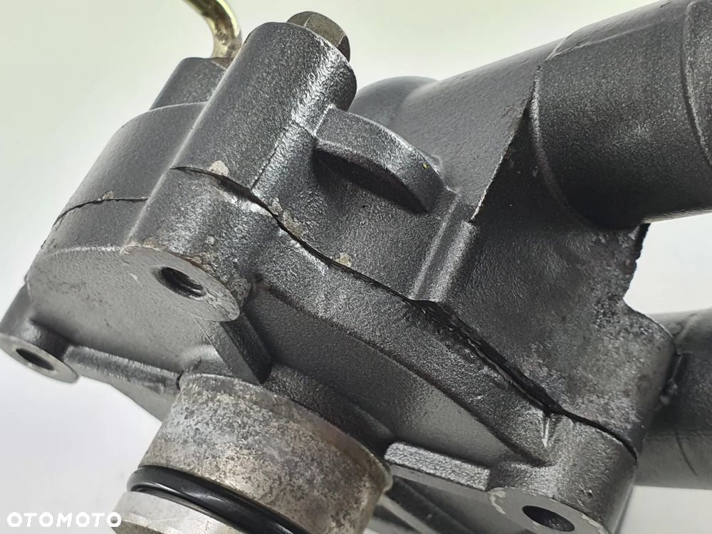 POMPA WODU OBUDOWA DEKIEL WIRNIK  BENELLI 302 - 11