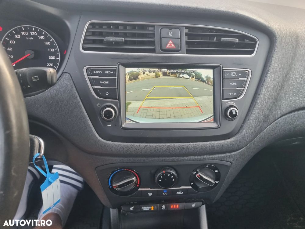 Hyundai i20 - 16