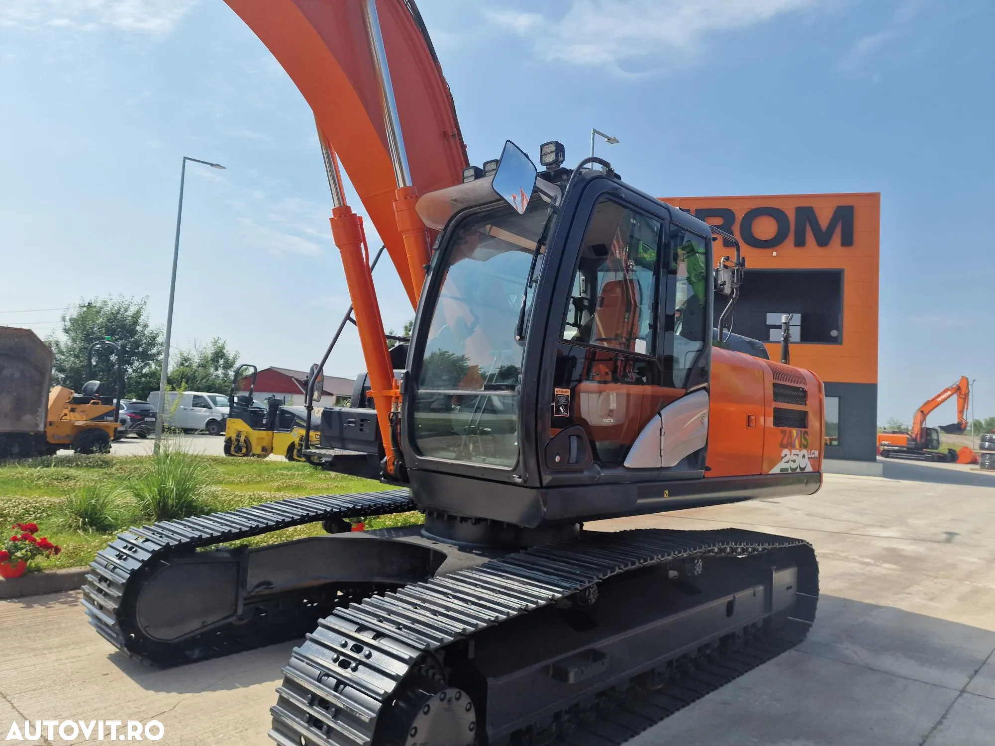 Hitachi ZX250LCN-6, 27,1t, 10.139h, cupa NOUA 1,55mc-76.900 EUR+Tva, gresare automata, Instalatia hdr de picon, inst hidr rotire atasament, lant 80%, camera spate si lateral, pregatire 3D, SUPER INTRETINUT-posibilitate leasing-PROMOTIE 76900 EUR+Tva - 20
