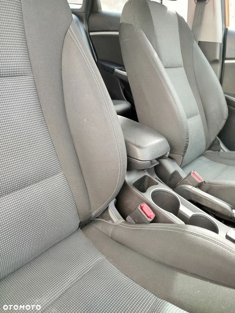 Hyundai i30 1.6 Classic + - 16