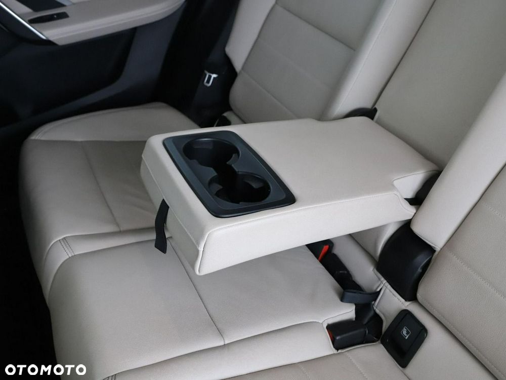 BMW iX1 xDrive30 xLine - 40
