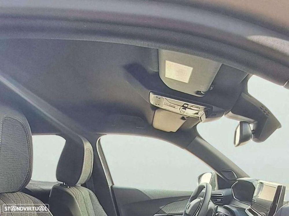 Peugeot 2008 1.2 PureTech Allure EAT8 - 14