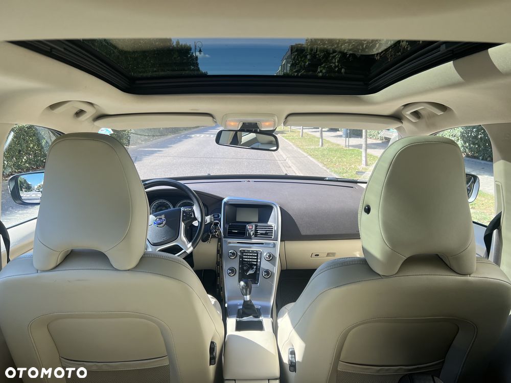 Volvo XC 60 D4 Momentum - 16