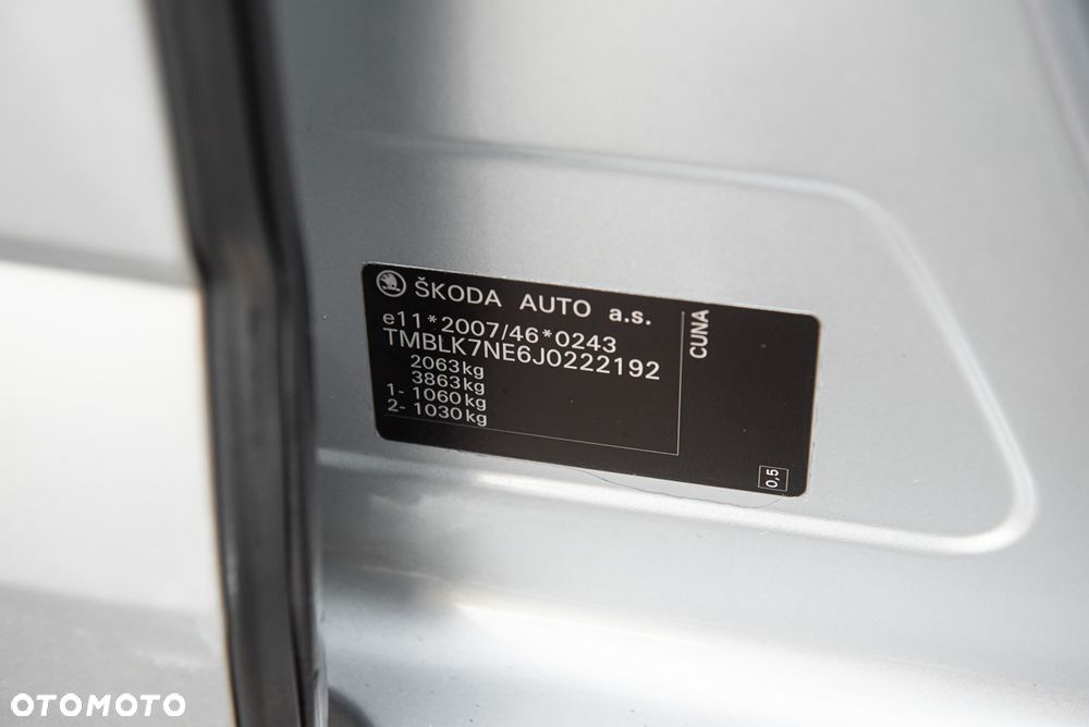 Skoda Octavia 2.0 TDI 4x4 DSG RS - 32