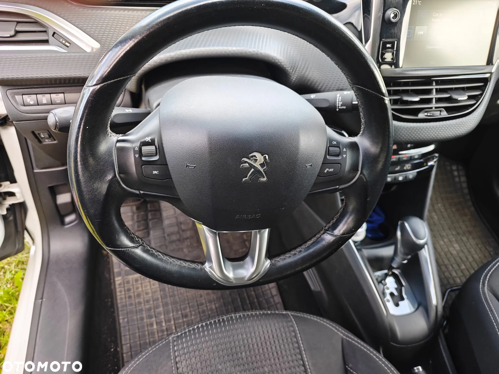 Peugeot 208 - 4