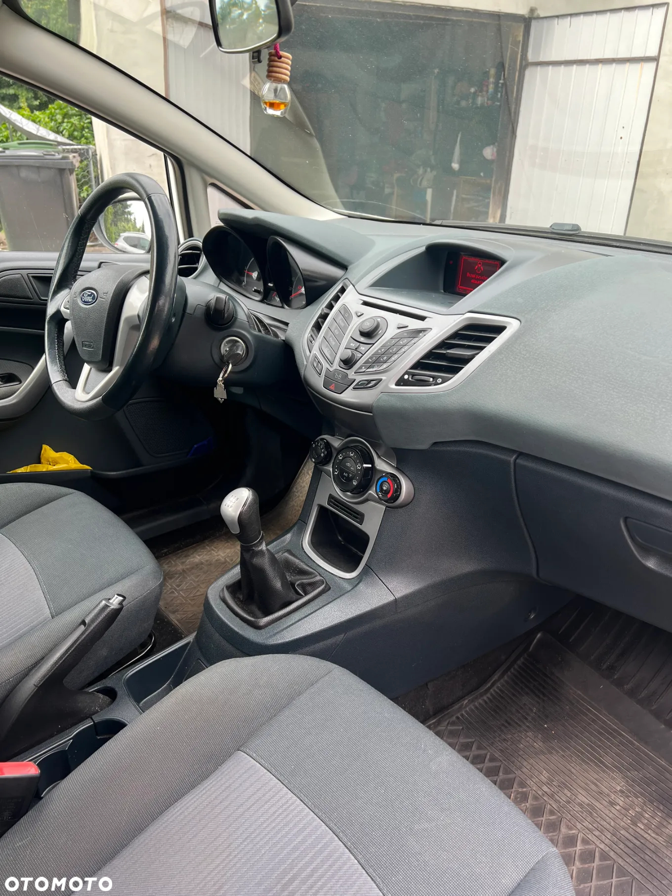 Ford Fiesta 1.4 TDCi Ambiente - 6