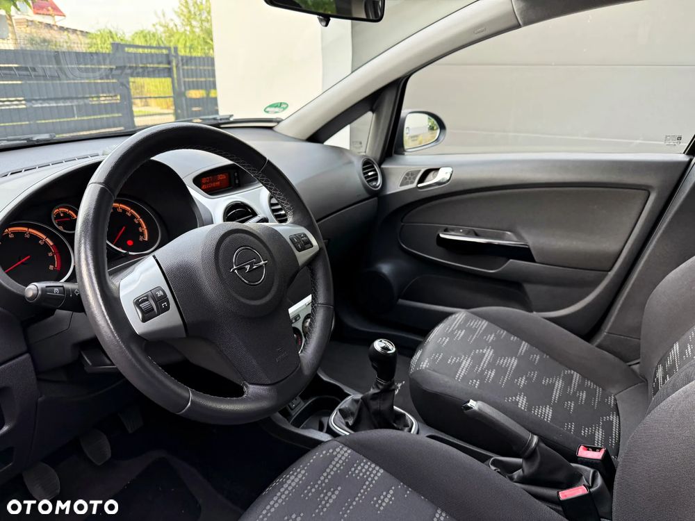 Opel Corsa 1.4 16V 150 Jahre - 2