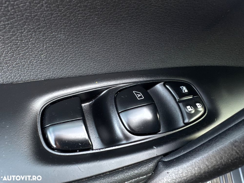 Nissan Qashqai 1.6 DCI Xtronic TEKNA - 16