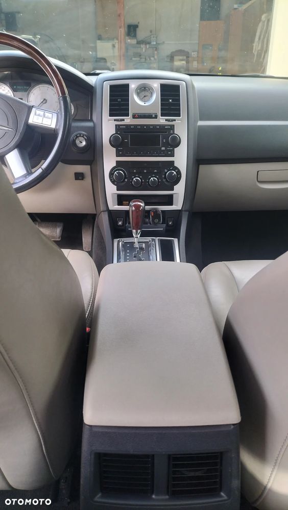 Chrysler 300C - 10