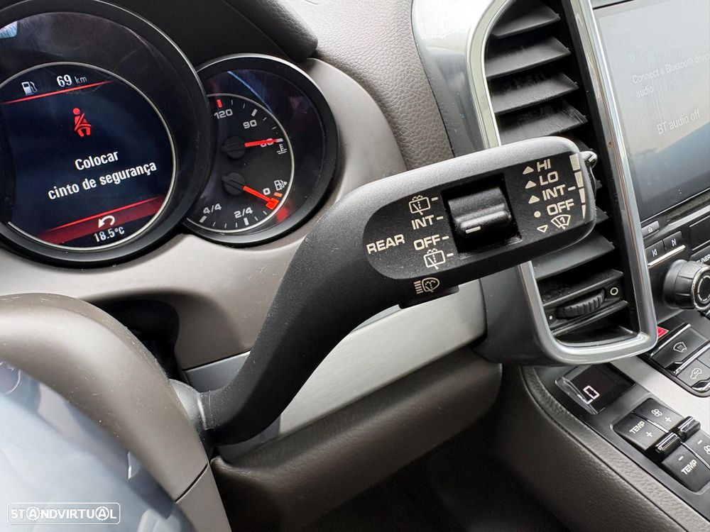 Porsche Cayenne Platinum Edition - 32