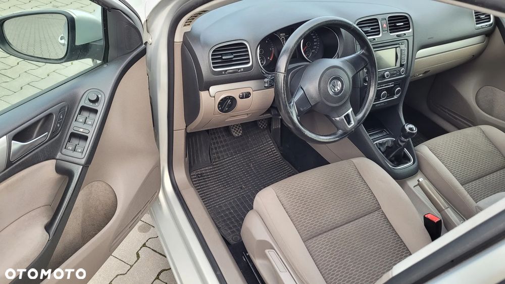 Volkswagen Golf 1.6 TDI DPF BlueMotion - 9