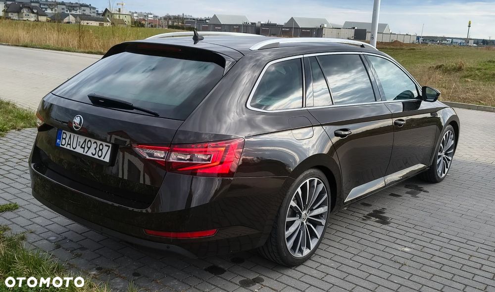 Skoda Superb 2.0 TDI L&K DSG - 6