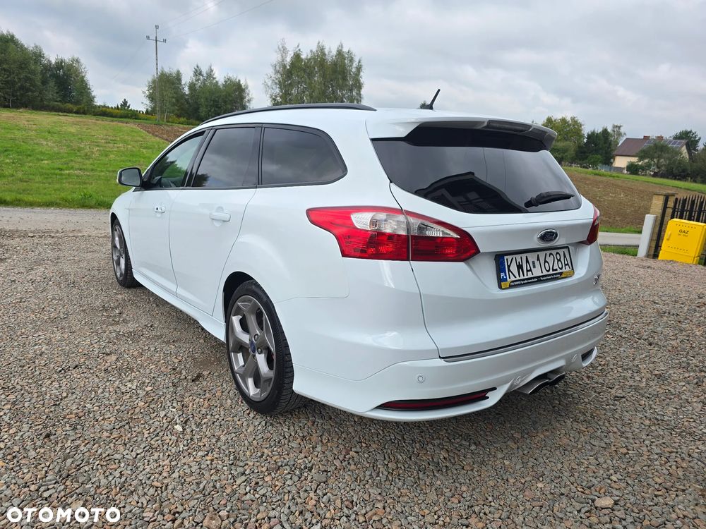 2013 Ford Focus 2.0 EcoBoost ST mit Leder-Sport-Paket, photograph 5