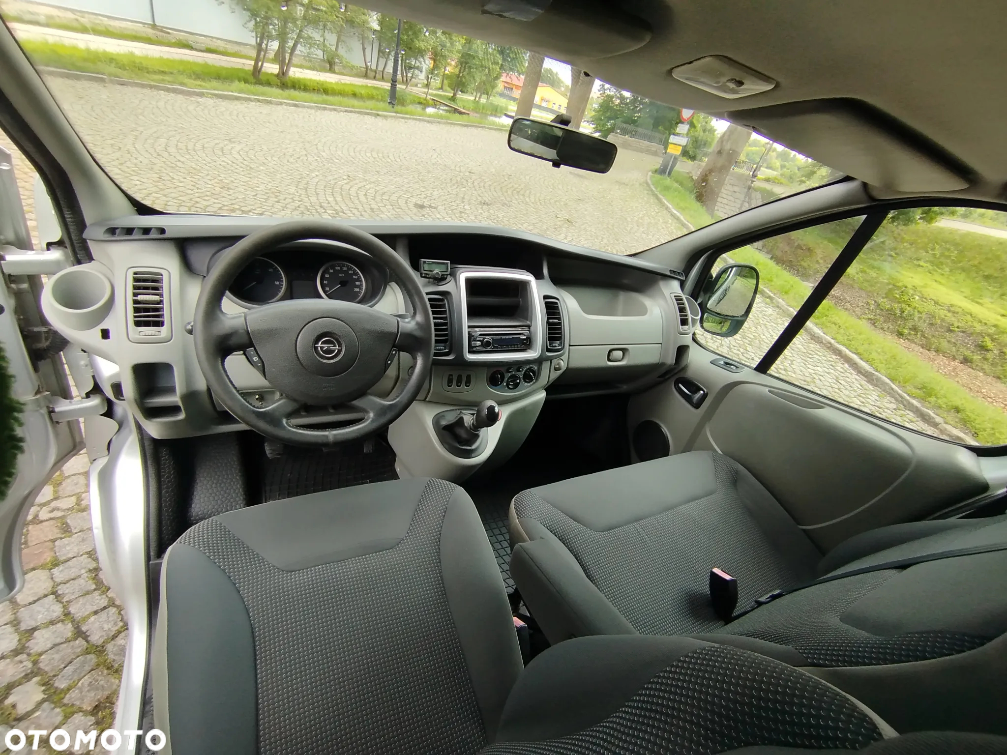 Opel Vivaro - 10