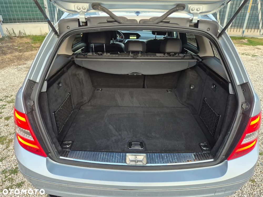 Mercedes-Benz Klasa C 220 CDI DPF (BlueEFFICIENCY) Avantgarde - 22