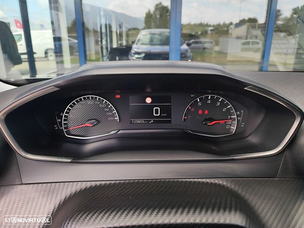 Peugeot 2008 1.2 PureTech Active Pack - 20