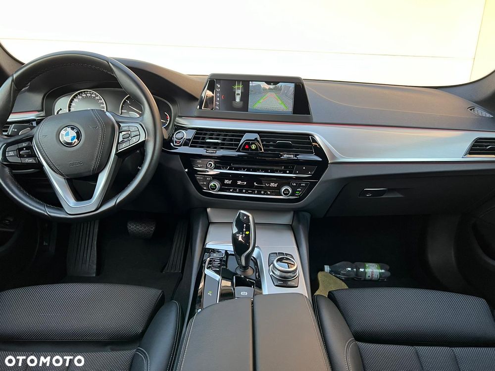 BMW Seria 5 530d xDrive Sport Line sport - 8