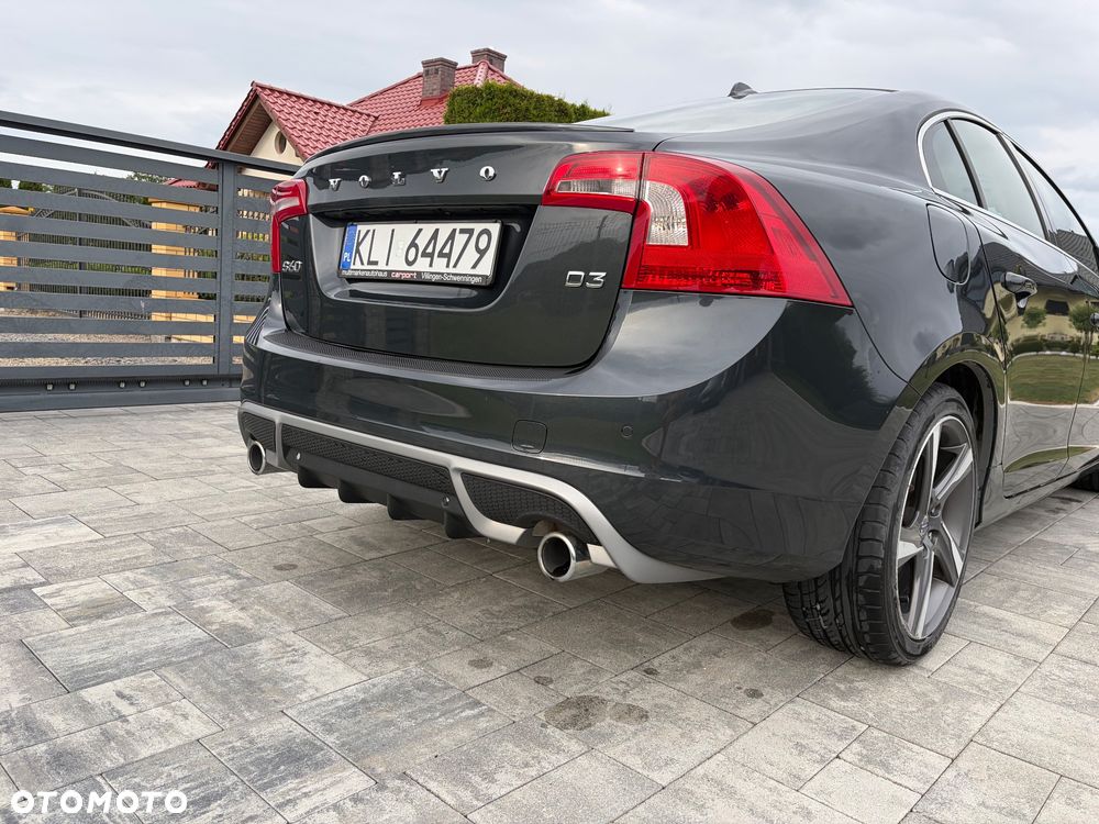 Volvo S60 D3 R-Design - 3