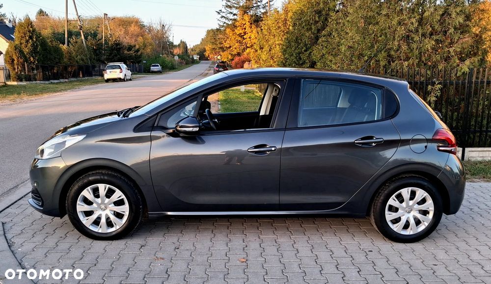 Peugeot 208 2016 photo 2
