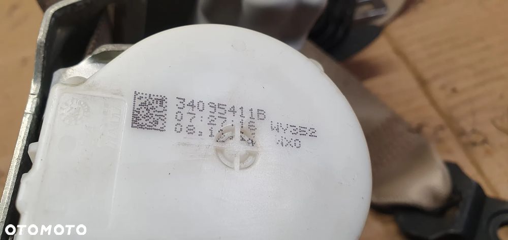 Pas bezpieczeństwa napinacz prawy przód przedni prawy Mercedes GL X166 W166 A1668601400 - 5