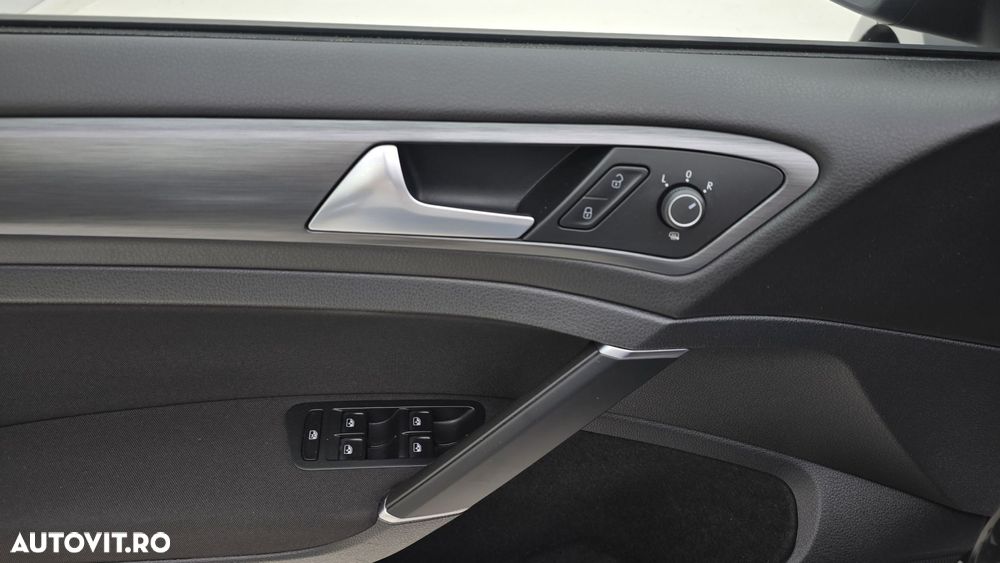 Volkswagen Golf 1.6 TDI Comfortline - 12