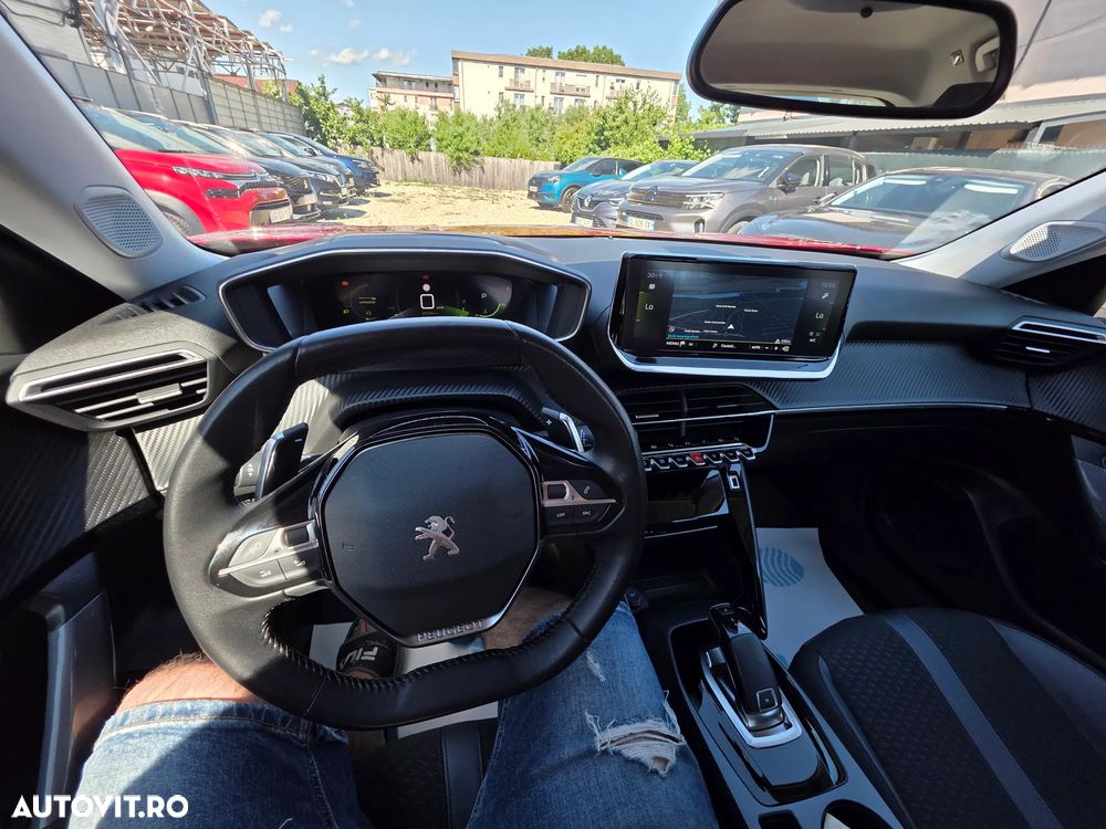 Peugeot 2008 PureTech 130 EAT8 GT - 27