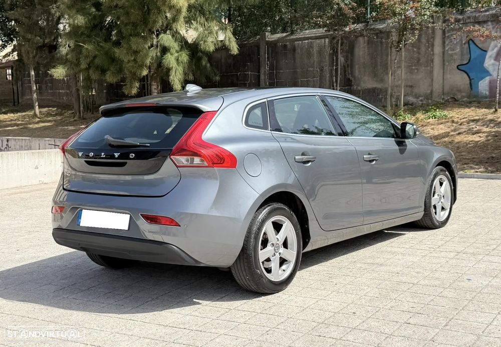 Volvo V40 D2 Momentum - 14