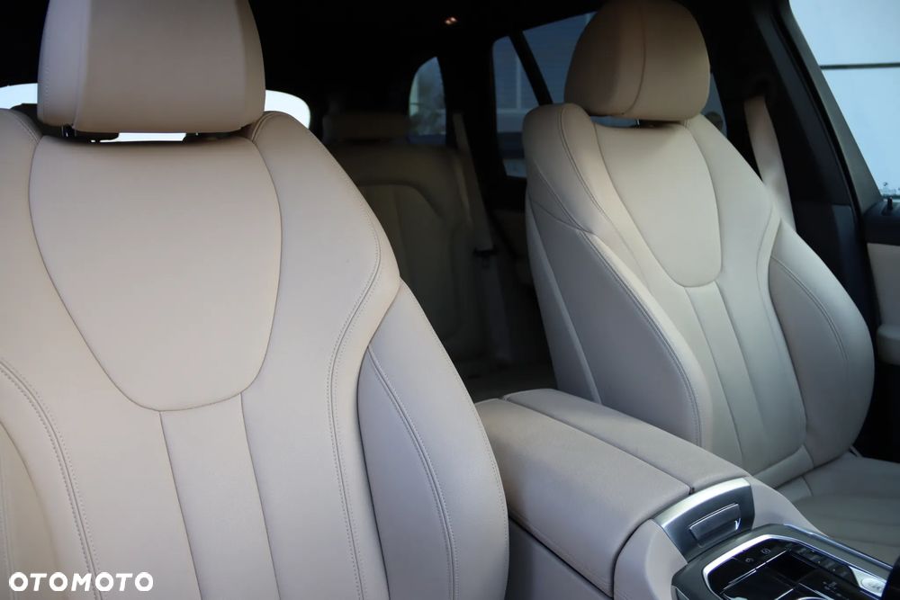 BMW X5 xDrive40i - 26