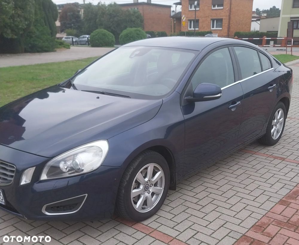 Volvo S60 D2 R-Design - 6