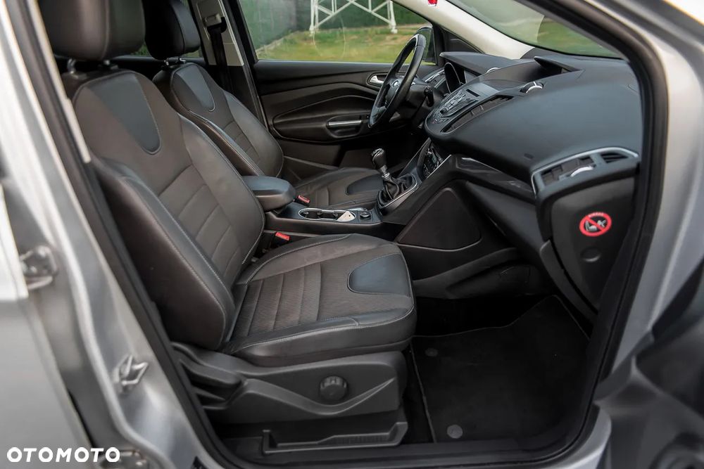 Ford Kuga 2.0 TDCi 2x4 Titanium - 26
