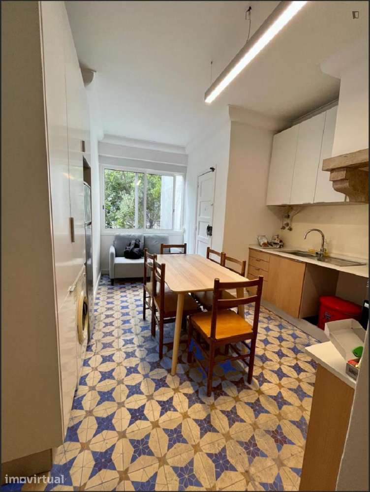 Quarto - localizado em Roma-Areeiro Lisbon - Grande imagem: 4/7